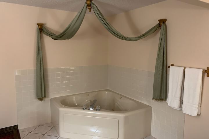 Hot Tub 26 of 26