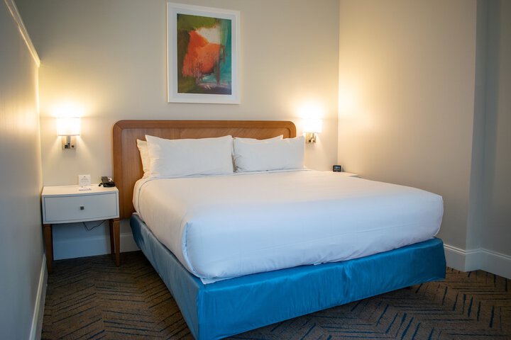 Room 30 of 46