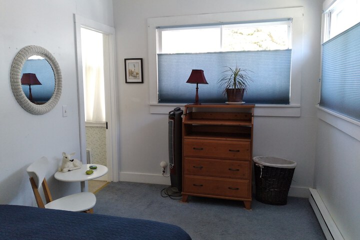 Room 10 of 13