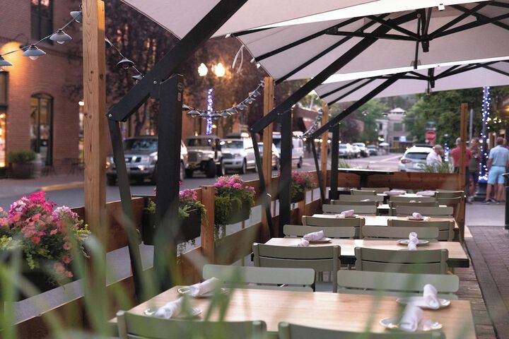 Dining 64 of 73