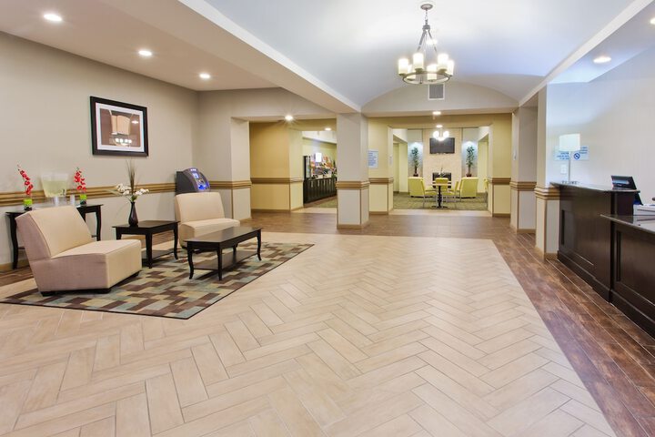 Holiday Inn Express Hotel & Suites Alvarado by IHG