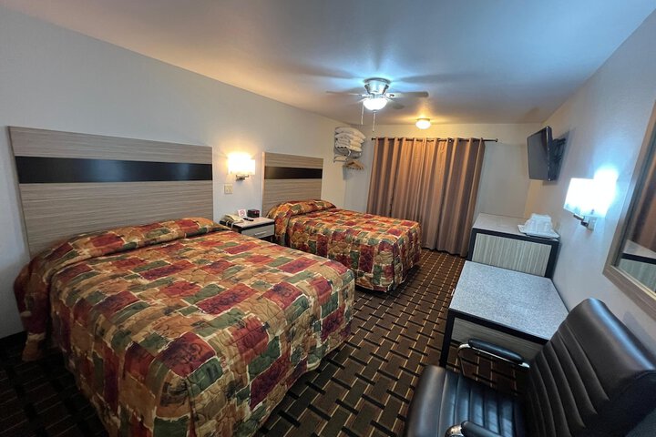 Deluxe Inn