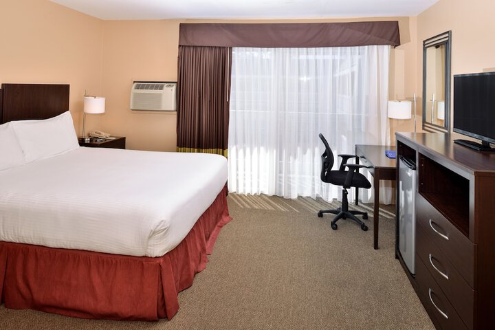 Room 34 of 43