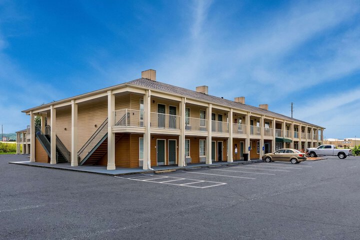 Hotel 3 of 33