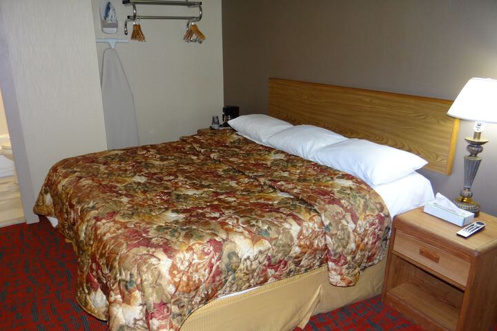 Room 28 of 116