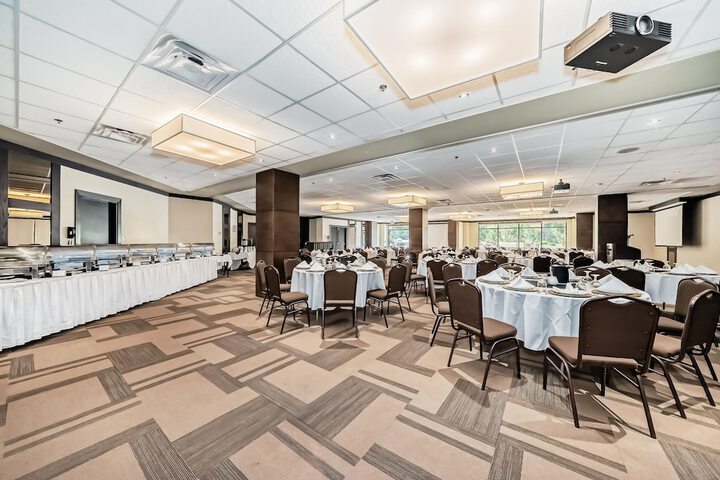Ballroom/Hall 47 of 70