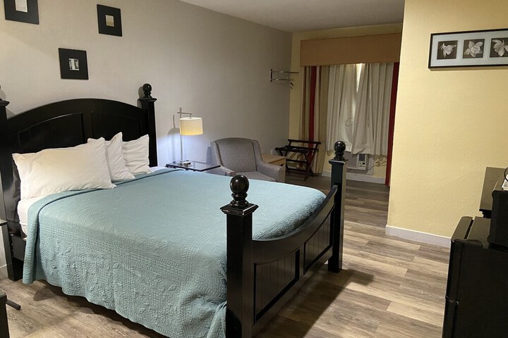 Room 14 of 35
