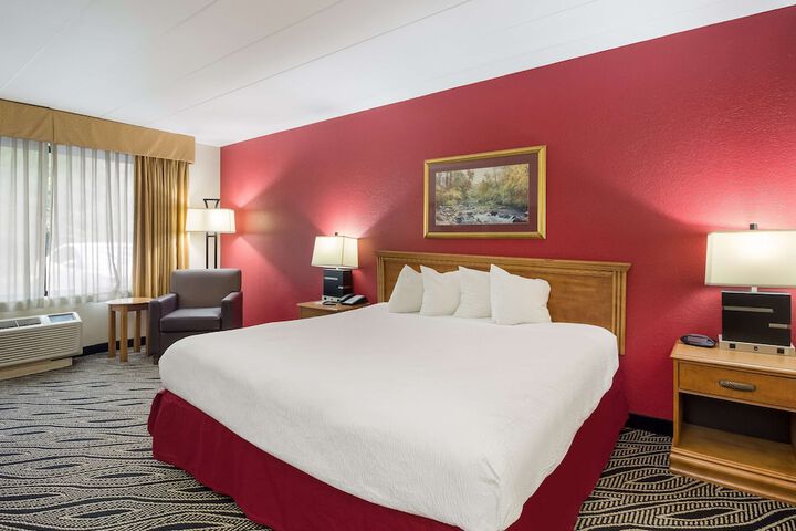 Best Western Braddock Inn