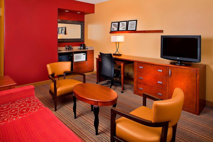 Room 13 of 30