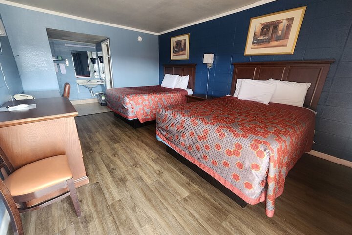 Room 11 of 17