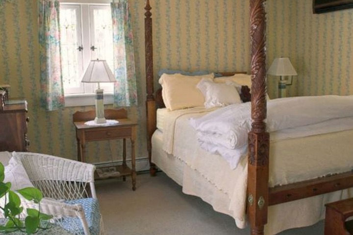 Room 47 of 100