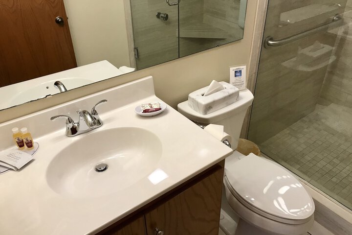 Room 121 of 157