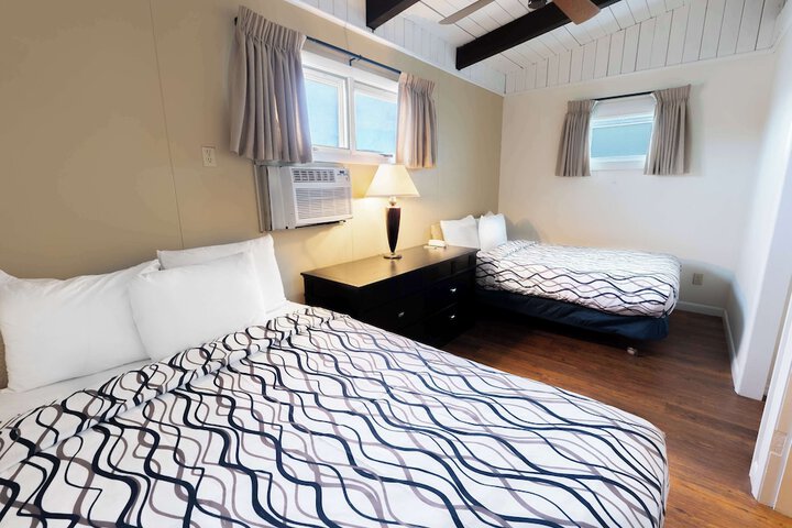 Ocean House Hotel & Motel