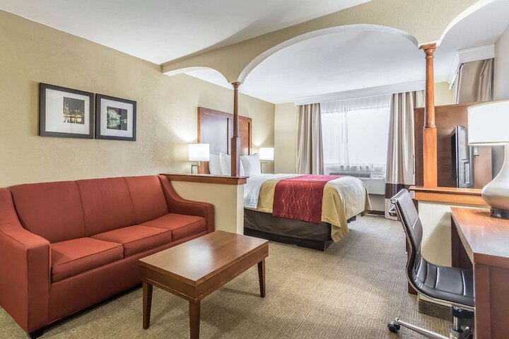 Room 32 of 60