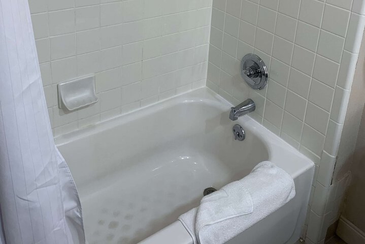 Room 15 of 38