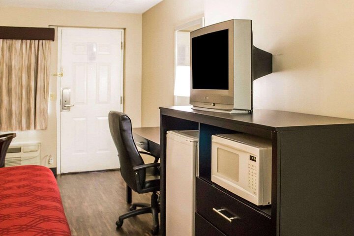 Room 14 of 30