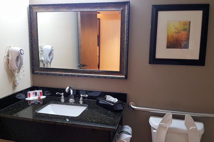 Baymont by Wyndham Belleville Airport Area