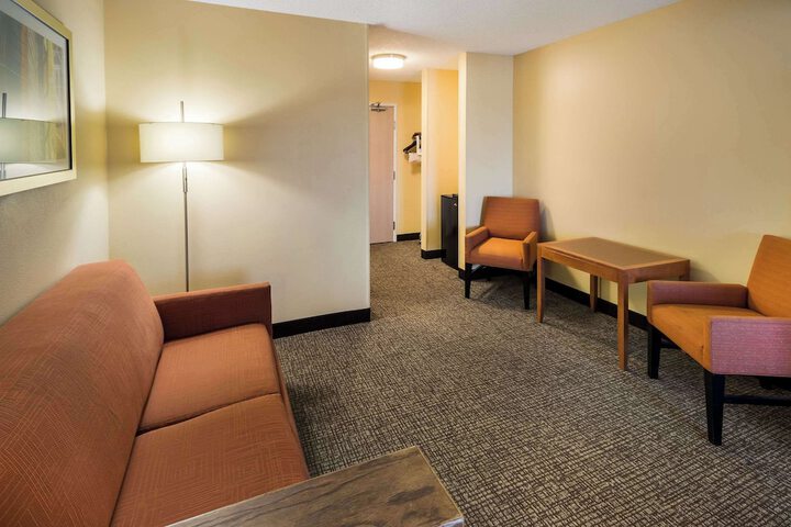 Room 25 of 31
