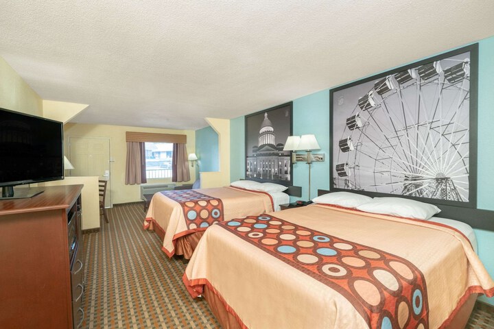 Room 5 of 17