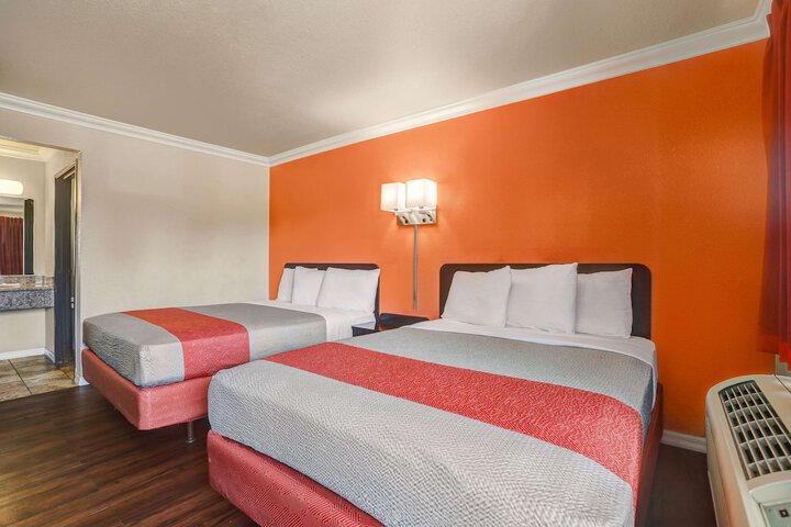 Room 12 of 24