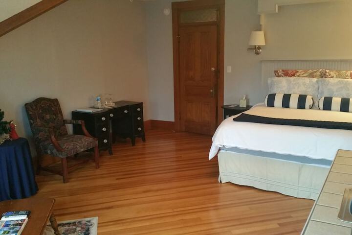 Room 27 of 66
