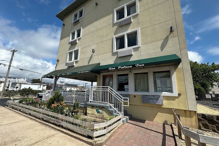 Sea Palace Inn