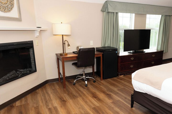 D. Hotel Suites & Spa