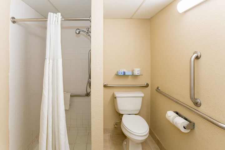 Room 35 of 48