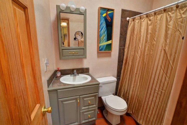 Room 12 of 80