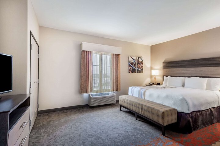 Room 9 of 30