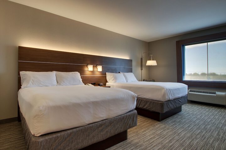 Holiday Inn Express Hotel & Suites Vernon College Area by IHG