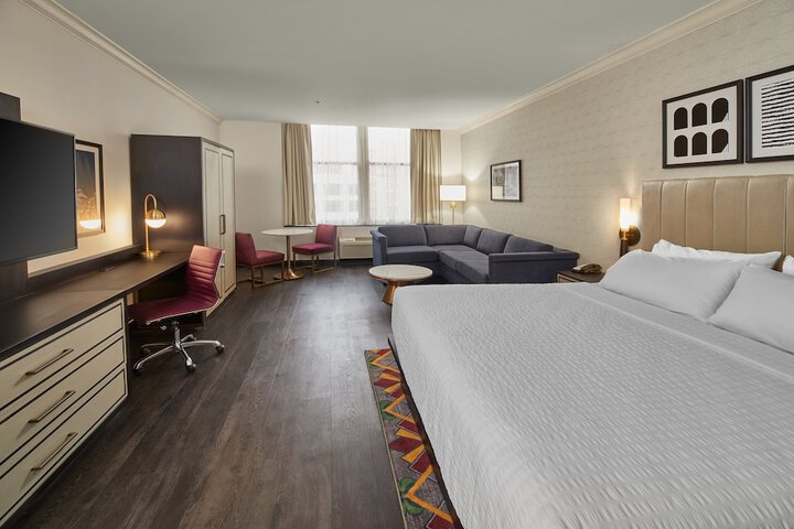 Room 28 of 43