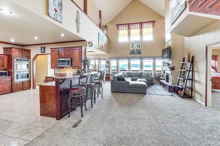 Waterfront Lake Eufaula Home: Multi-level Balcony
