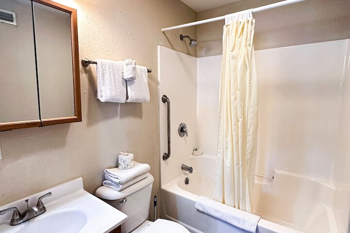 Room 132 of 299
