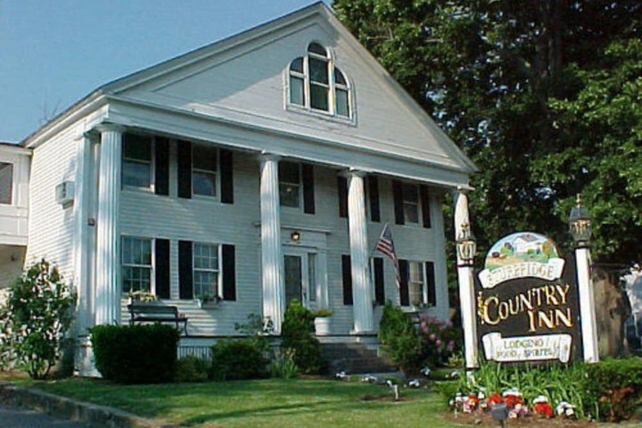 Sturbridge Country Inn