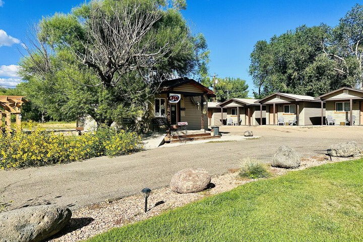 Moosehead Lodge & Cabins