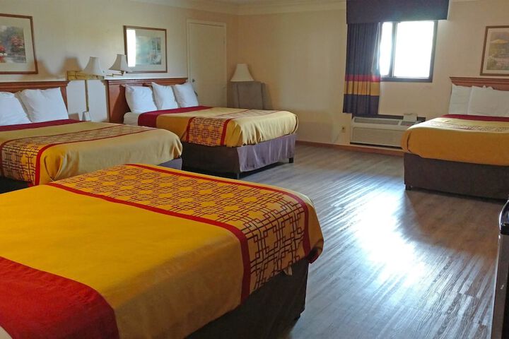Room 21 of 31