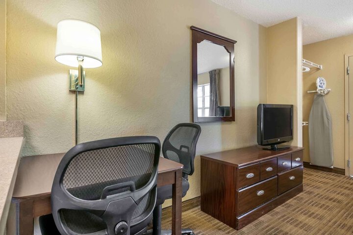 Room 18 of 25