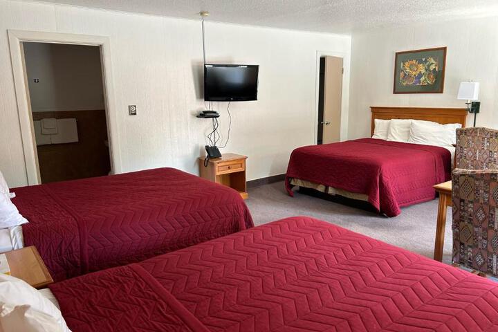 Redwood Arms Motel