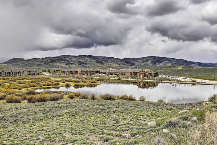 Granby Condo w / Pool Access Near Hiking & Skiing!