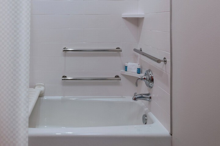 Room 14 of 28