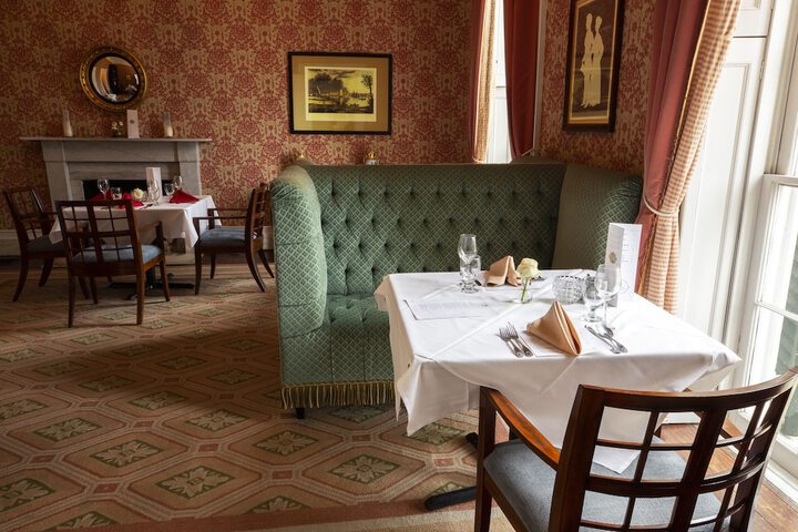 Dining 32 of 47
