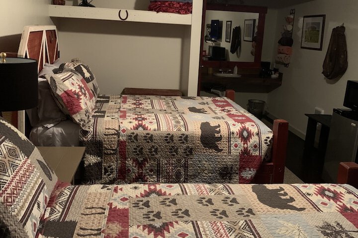 Room 96 of 200