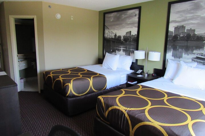 Super 8 by Wyndham New Cumberland