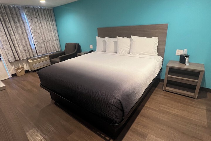 Room 21 of 29