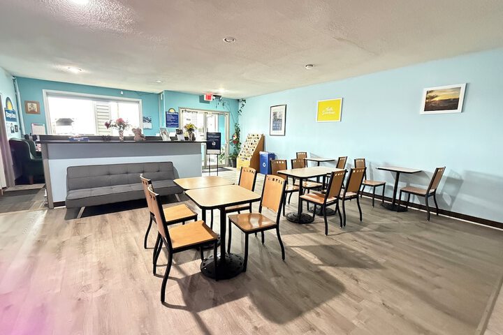 Days Inn by Wyndham Seymour