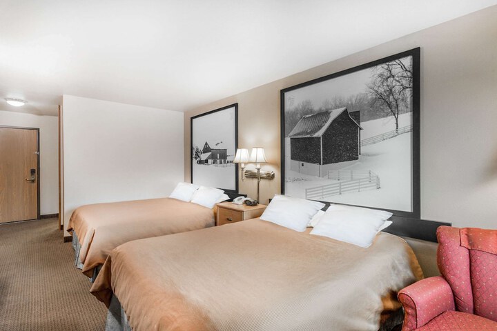Super 8 by Wyndham Monroe WI