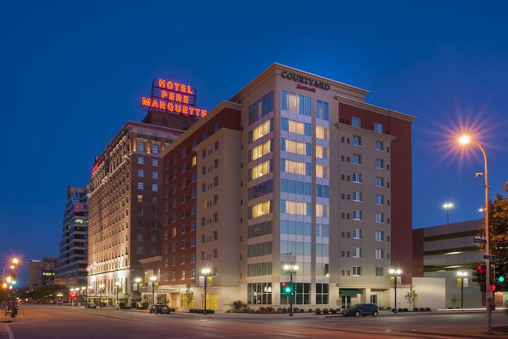 Courtyard Peoria Downtown