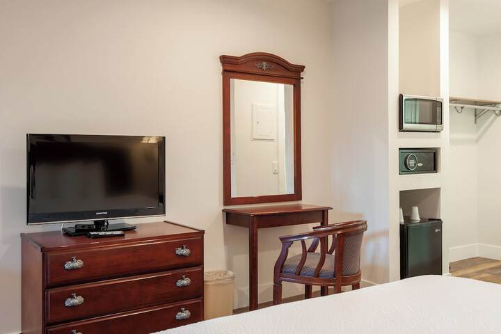 Room 62 of 66