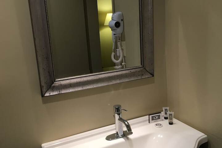 Room 17 of 26